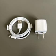 iPhone 純正　未使用アダプタ&ライトニングケーブルセットのサムネイル