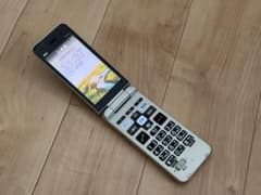 KYOCERA かんたんケータイ ライト KYF43 シャンパンゴールド - メルカリ