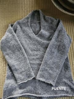 PUENTE プエンテ　Rueca グレー手紡ぎセーター PUENTE プエンテ Rueca グレー手紡ぎセーター - メルカリ