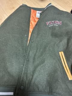VISION STREET WEAR スタジャン カーキ Lのサムネイル