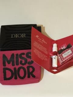 Dior 862ショッキングピンク　アイシャドウ ポーチ サンプル香水付き Dior 862ショッキングピンク アイシャドウ ポーチ サンプル香水付き