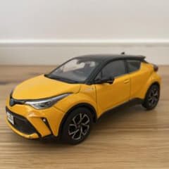 トヨタ　ミニカー　CHRのサムネイル
