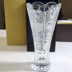 未使用！BOHEMIA Crystal 花瓶 フラワーベース　箱付きのサムネイル