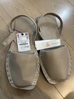 新品 ZARA ザラ RIAサンダル サイズ41のサムネイル