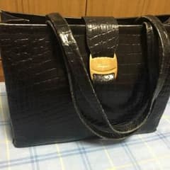 サルバドーレフェラガモのバッグのサムネイル