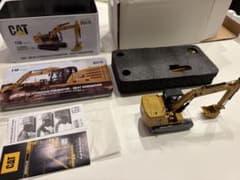 CAT 320 GC 油圧ショベル 1/50 ダイキャストモデルのサムネイル