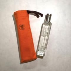 〈おまけ付き〉HERMES UN JARDIN SUR LE TOIT 香水のサムネイル