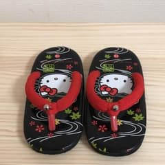 ハローキティの下駄サンダル( ^ω^ )のサムネイル