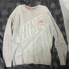 NIKE トレーナーのサムネイル