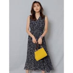 JUSGLITTY ネイビー フラワープリーツワンピース 0サイズのサムネイル