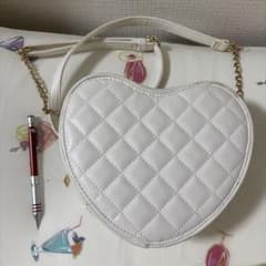 HONEYS ホワイト ハート型 キルティング ショルダーバッグのサムネイル