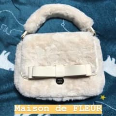 Maison de FLEUR　ダブルリボンファーフラップバッグ【オフホワイト】のサムネイル