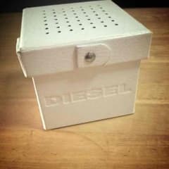 DIESEL✡時計の箱のサムネイル
