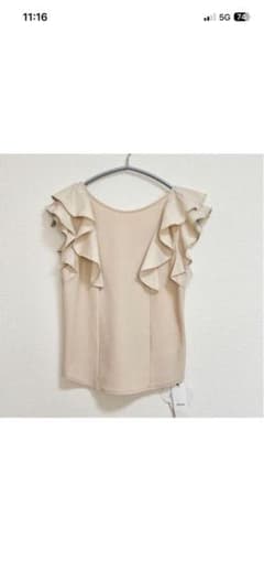 新品未使用✨Lily brown フリルブラウス 夏 ノースリーブのサムネイル