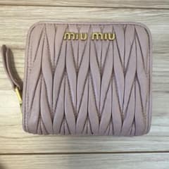 MIU MIU ピンク 二つ折り財布のサムネイル