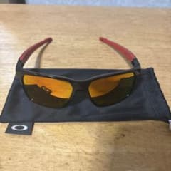 OAKLEY サングラス ブラック レッドのサムネイル