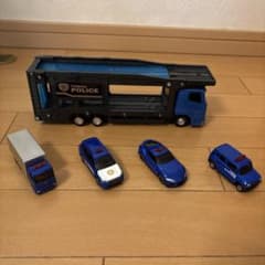 トミカポリス出動！ポリスキャリアカーセットのサムネイル