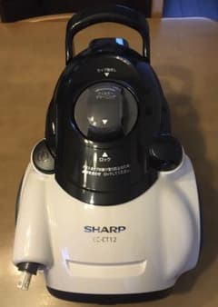 シンプルライフ様専用　SHARPサイクロン掃除機のサムネイル
