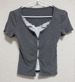 グレー 半袖 ボタン付き Tシャツのサムネイル