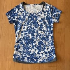 青と白のマーブル模様Tシャツのサムネイル