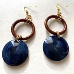 ブラウン ネイビー ピアス ハンドメイド ビーズ 個性的のサムネイル