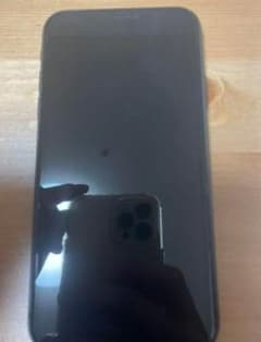 iPhone11ブラック 64GB auのサムネイル