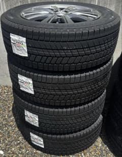 【新品】【送料込】ブリヂストンブリザックVRX3 205/60R16 アルミ付きのサムネイル
