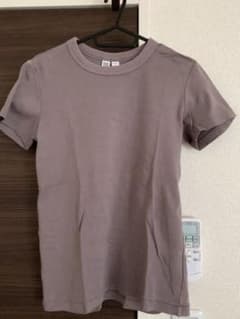 ユニクロ Tシャツ　あずき色のサムネイル