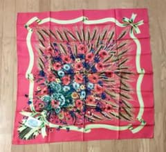 GUCCI ヴィンテージ シルクスカーフ　希少品　美品のサムネイル