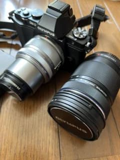 週末限定値下げ　美品　OLYMPUS  OM-D EM5ズームレンズ２本のサムネイル