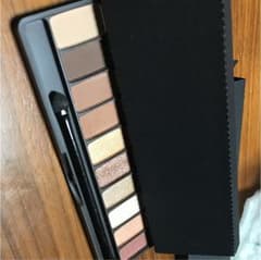 novo アイシャドウパレットのサムネイル