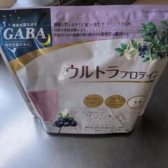 Curves　ウルトラプロテイン ブルーベリー味 GABA配合　ワケありのサムネイル