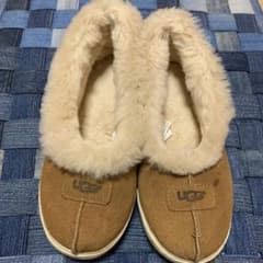 UGGのサムネイル