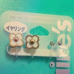♡ お花のイヤリングのサムネイル