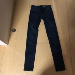 UNIQLOスキニーフィット23のサムネイル