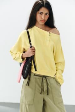 ZARA ユーズド加工コンビスウェットシャツのサムネイル