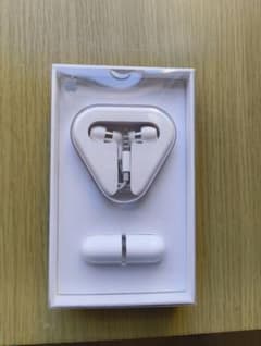 Apple In-ear Headphones MA850G/Aのサムネイル