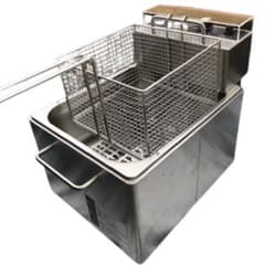 TB卓上型電気フライヤー　TBEF-7 テンポスバスターズ　業務用　飲食店 TB卓上型電気フライヤー TBEF-7 テンポスバスターズ 業務用 - メルカリ