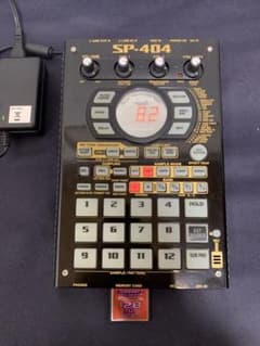 Roland SP-404 サンプラー 本体 + ACアダプター・メモリーカード