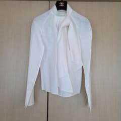 エルメス ホワイトリボン付き長袖麻ブラウス | Mercari