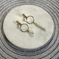 【美品✨】ゴールドカラー アシンメトリー パール イヤリングのサムネイル