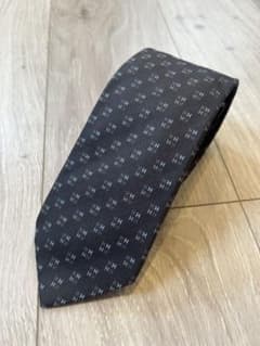 定価4万 HERMES ネクタイ H柄 ダークグレー シルク100% 定価4万 HERMES ネクタイ H柄 ダークグレー シルク100% - メルカリ