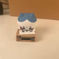 ハチワレ ダンボールウォッチ ガチャのサムネイル