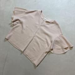 【美品】PASSIONE ピンクベージュ Vネック フレアスリーブのサムネイル