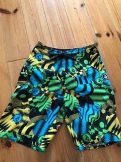 ボルコムキッズ水着のサムネイル