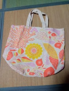 新品　トートバッグのサムネイル