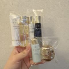 21086円相当⭐クレドポーボーテ♡ラ・クレーム♡特製サイズラディアンス 20817円相当⭐クレドポーボーテ♡ラ・クレーム♡特製サイズ