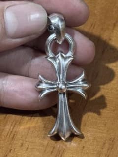 CHROME HEARTS ベイル付きスモールCHクロスペンダントのサムネイル