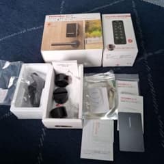 新中古 SwitchBot スマートロックと暗証番号パッドセット - メルカリ