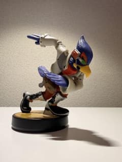 amiibo ファルコ スターフォックス アミーボ
